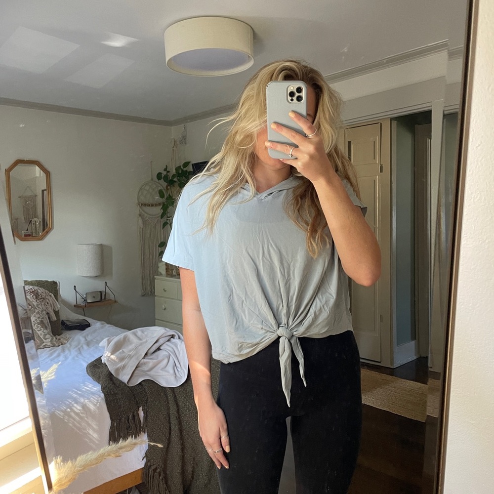 Lululemon Cropped Tee